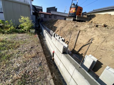 ブロック積み終りましたよ